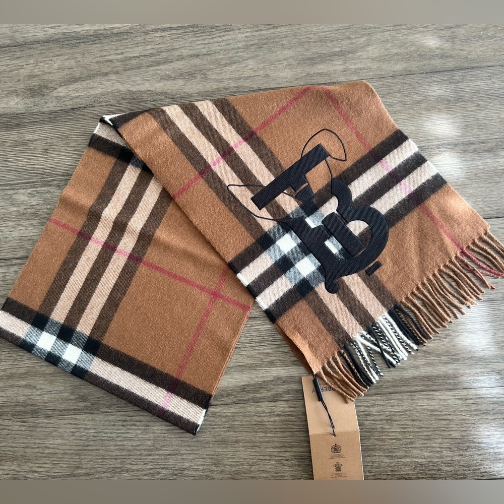 Burberry Embroidered Rabbit Check Cashmere Scarf - Picture 6 of 11